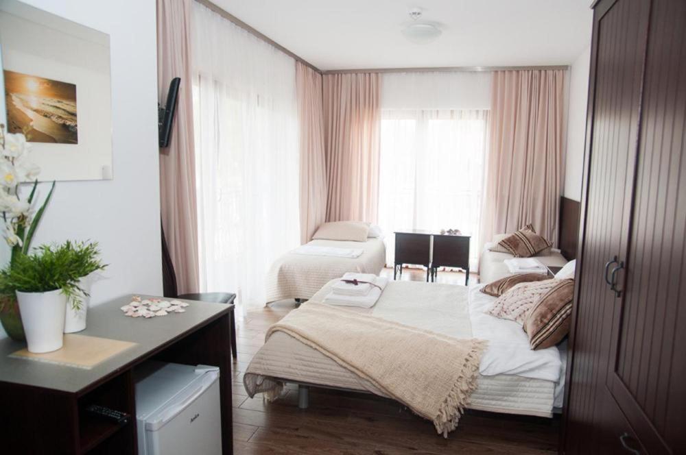 Grot Bed & Breakfast Mrzezyno Exterior photo